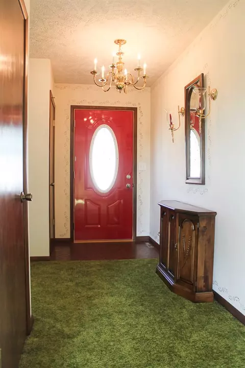 215 Dennis Dr, Eureka, IL 61530 photo 3
