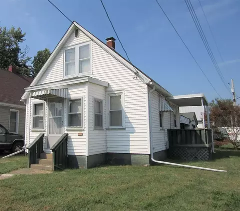 899 Elm St, Canton, IL 61520 photo 1