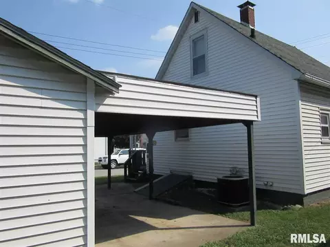 899 Elm St, Canton, IL 61520 photo 21