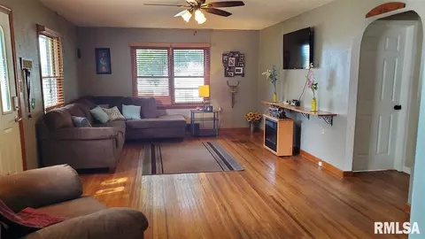 1321 2nd St, Henry, IL 61537 photo 5