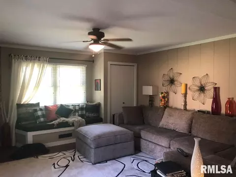 1001 Hampton Rd, Washington, IL 61571 photo 3