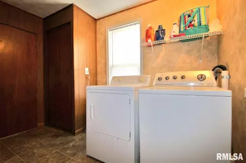1406 W Front St, Roanoke, IL 61561 photo 22