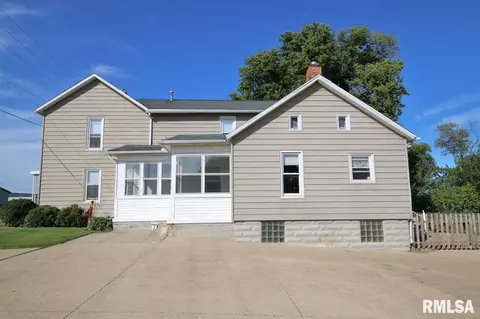 1406 W Front St, Roanoke, IL 61561 photo 3