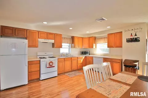 1406 W Front St, Roanoke, IL 61561 photo 6
