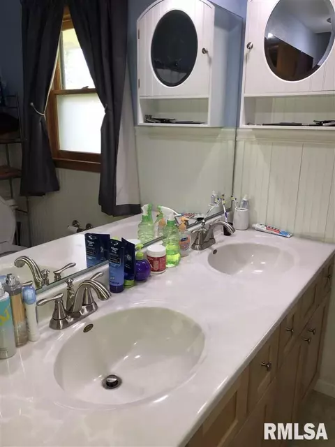 24 E Beech St, Canton, IL 61520 photo 13