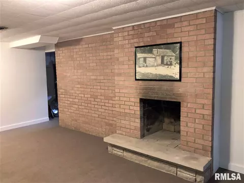 24 E Beech St, Canton, IL 61520 photo 15