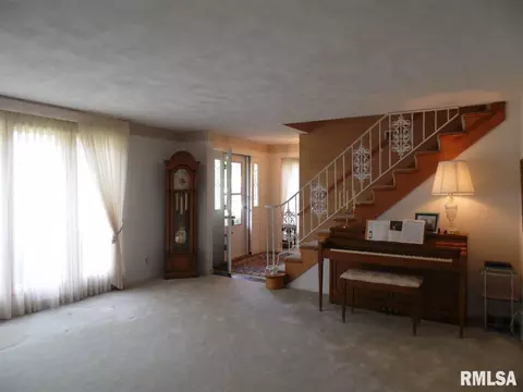 720 Jamie Ln, Macomb, IL 61455 photo 3