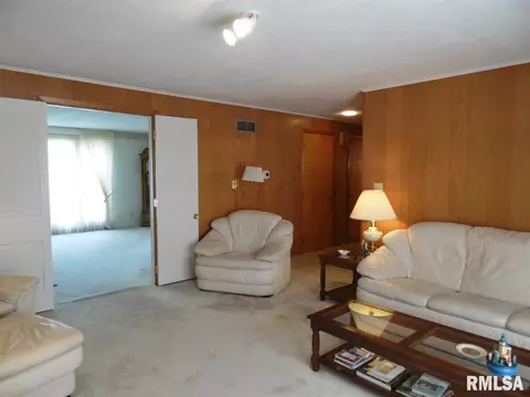 720 Jamie Ln, Macomb, IL 61455 photo 5