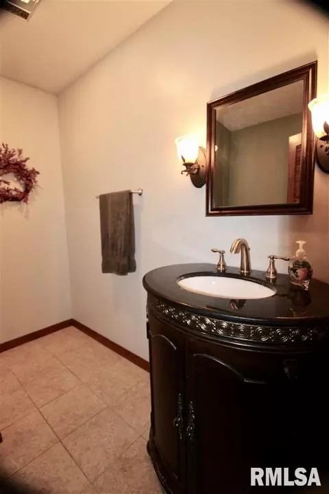 604 Golfcrest Ct, Eureka, IL 61530 photo 21