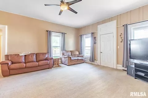 205 N 1st St, Dunlap, IL 61525 photo 5