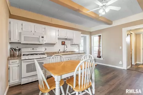 205 N 1st St, Dunlap, IL 61525 photo 9