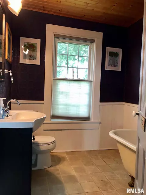 281 Emerson Rd, Macomb, IL 61455 photo 23