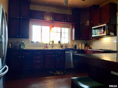 281 Emerson Rd, Macomb, IL 61455 photo 18
