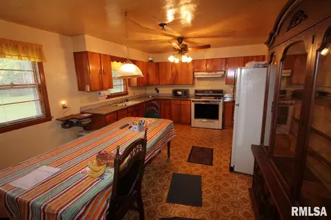 406 Monroe St, Metamora, IL 61548 photo 3
