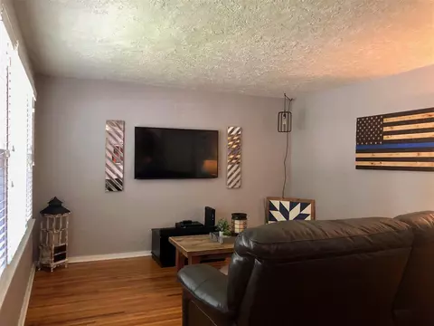 527 S Johnson St, Macomb, IL 61455 photo 4