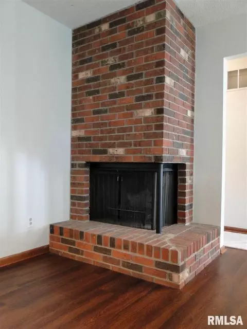 1801 Riverview Dr, Macomb, IL 61455 photo 8