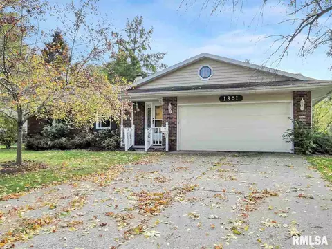 1801 Riverview Dr, Macomb, IL 61455 photo 1