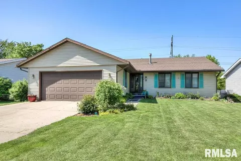 3 Cedar Ct, Bloomington, IL 61701 photo 1