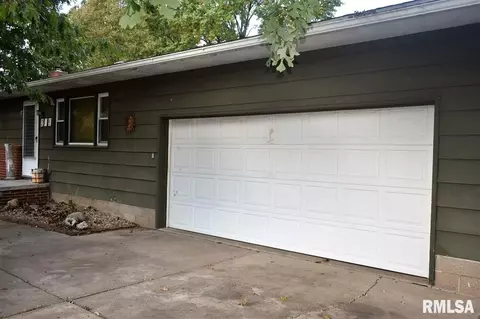 205 E Vine Dr, Astoria, IL 61501 photo 24