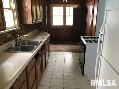 845 S Johnson St, Macomb, IL 61455 photo 6