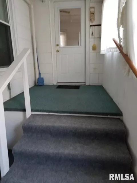 705 Elm St, Canton, IL 61520 photo 25