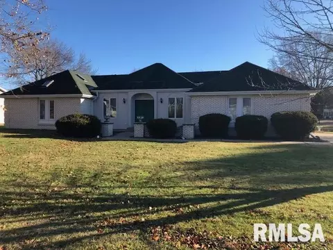 501 Meadow Dr, Macomb, IL 61455 photo 1
