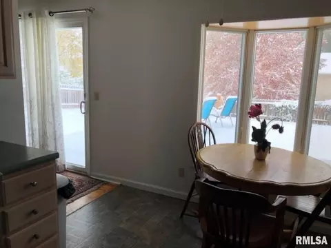 501 Meadow Dr, Macomb, IL 61455 photo 8