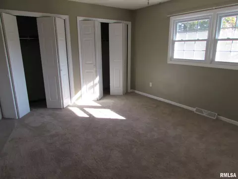 304 Crestview Dr, Metamora, IL 61548 photo 9