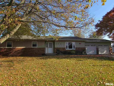 304 Crestview Dr, Metamora, IL 61548 photo 1
