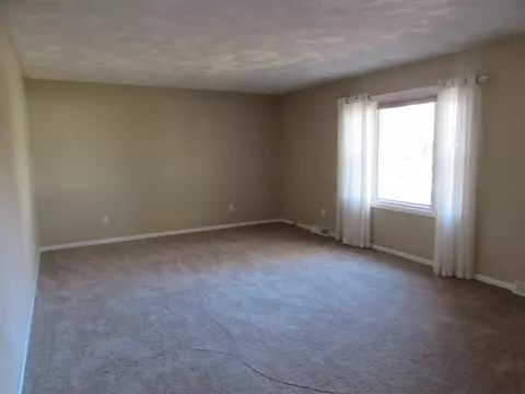 304 Crestview Dr, Metamora, IL 61548 photo 4