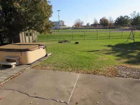 304 Crestview Dr, Metamora, IL 61548 photo 23