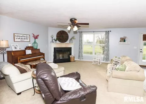 1217 Greenview Dr, Eureka, IL 61530 photo 11