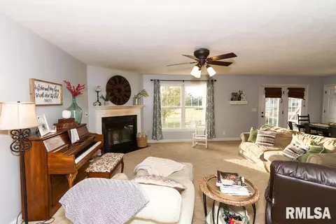 1217 Greenview Dr, Eureka, IL 61530 photo 10