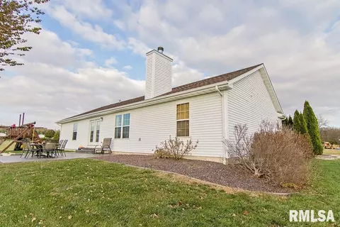 1217 Greenview Dr, Eureka, IL 61530 photo 6