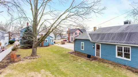 515 Main St, Henry, IL 61537 photo 9