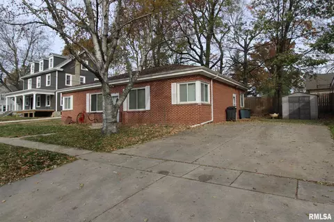 105 W Burton St, Eureka, IL 61530 photo 19