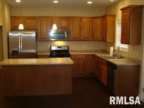 906 Devonshire Rd, Washington, IL 61571 photo 4