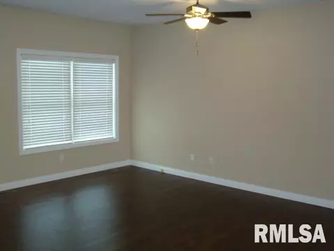 906 Devonshire Rd, Washington, IL 61571 photo 6