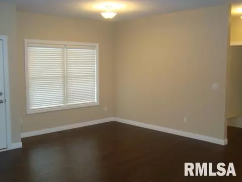 906 Devonshire Rd, Washington, IL 61571 photo 5