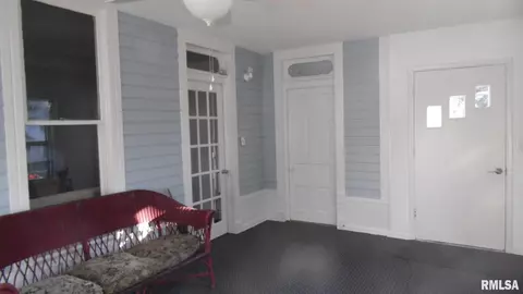 605 S Randolph St, Macomb, IL 61455 photo 6
