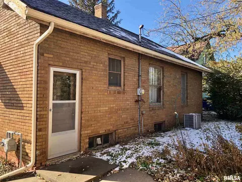 1212 E Jackson St, Macomb, IL 61455 photo 10