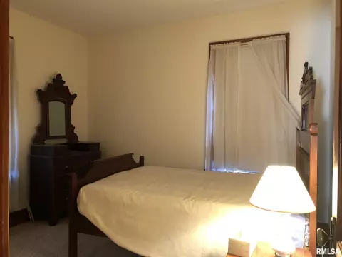 1212 E Jackson St, Macomb, IL 61455 photo 9