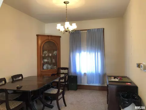 1212 E Jackson St, Macomb, IL 61455 photo 4