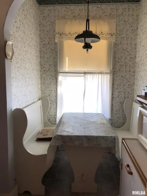 1212 E Jackson St, Macomb, IL 61455 photo 5
