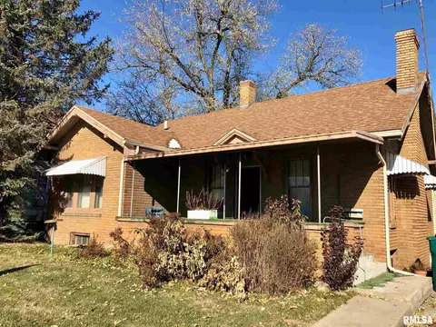 1212 E Jackson St, Macomb, IL 61455 photo 1