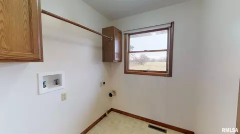110 Grandview Cir # A, Eureka, IL 61530 photo 16