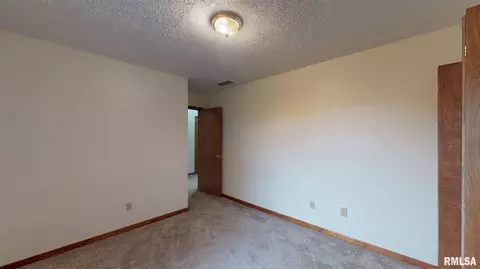 110 Grandview Cir # A, Eureka, IL 61530 photo 25