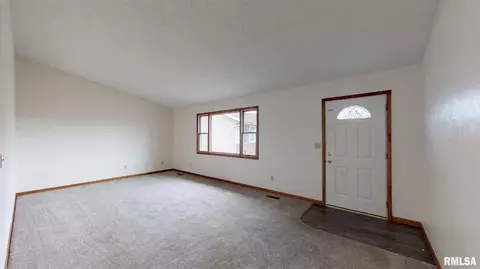 110 Grandview Cir # A, Eureka, IL 61530 photo 7