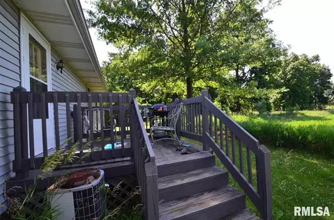 110 Grandview Cir # A, Eureka, IL 61530 photo 3