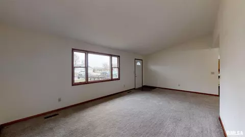 110 Grandview Cir # A, Eureka, IL 61530 photo 6